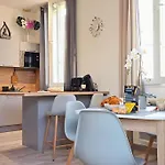 L'orchidée, Proche De La Gare Avec Clim Et Terrasse Appartement *