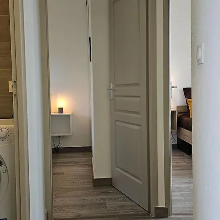 L'orchidee, Proche De La Gare Avec Clim Et Terrasse *