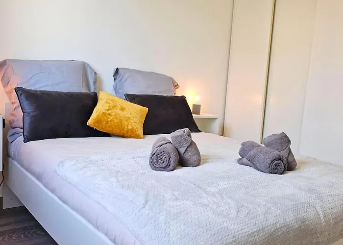 L'orchidee, Proche De La Gare Avec Clim Et Terrasse Apartman *